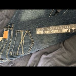 Aeropostale Low-Rise 11/12 Flare Jeans